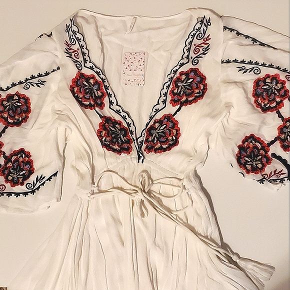 NWT💮OFFER💮 Free People Floral Embroidered Dress, Medium - Picture 13 of 16